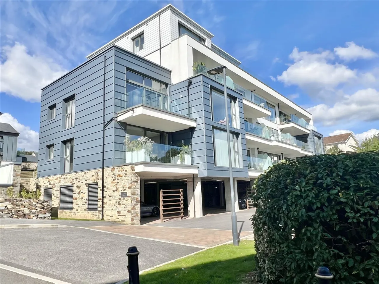 2 bed flat for sale, Duporth, St. Austell