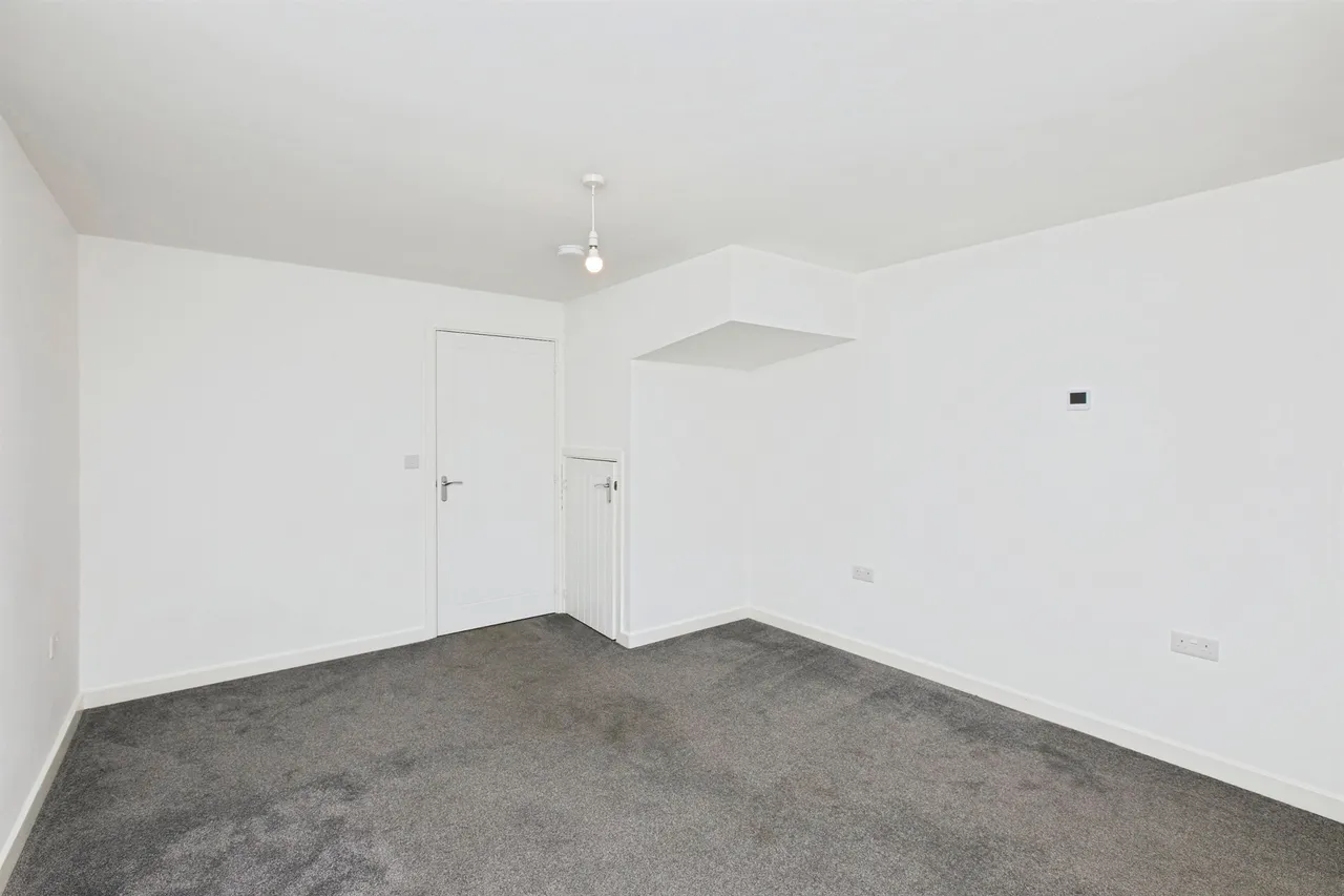 Portchester Drive, Boulton Moor, DE24, photo 5
