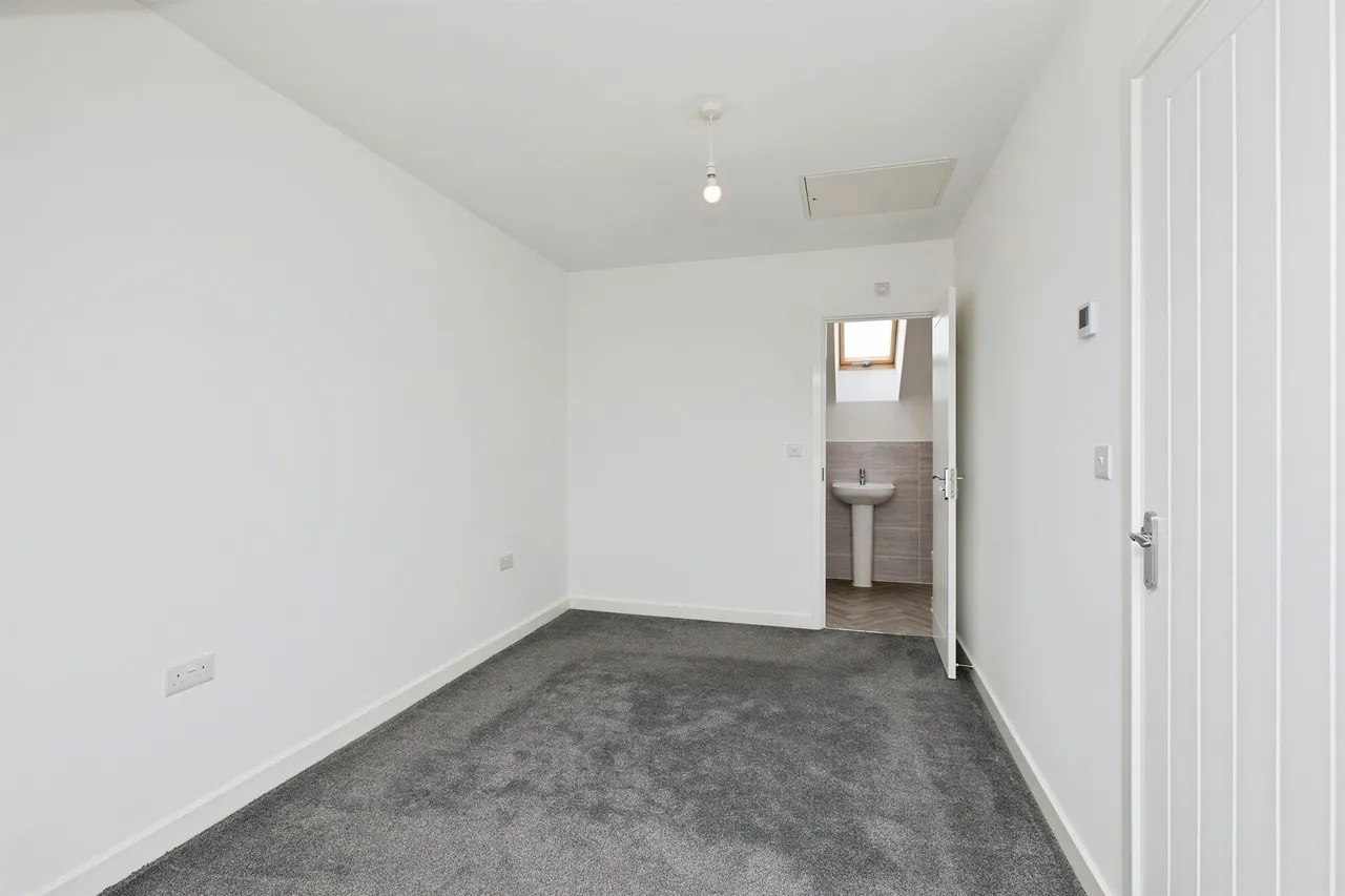 Portchester Drive, Boulton Moor, DE24, photo 14