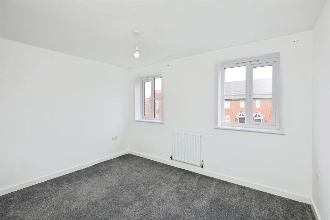 Portchester Drive, Boulton Moor, DE24, photo 8