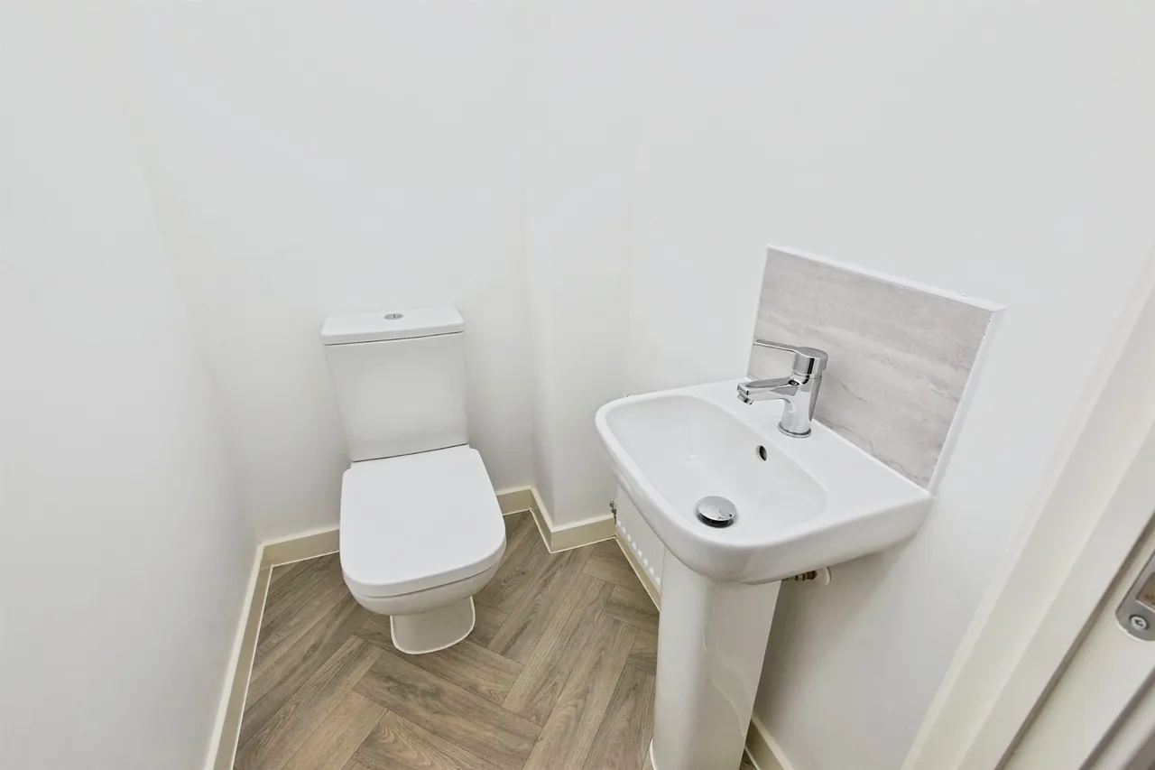 Portchester Drive, Boulton Moor, DE24, photo 6