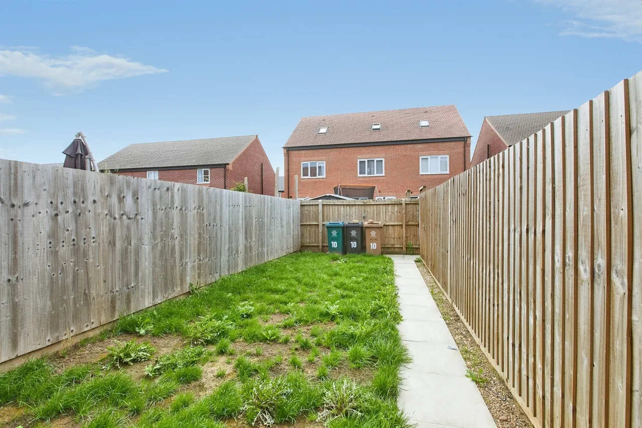 Portchester Drive, Boulton Moor, DE24, photo 16