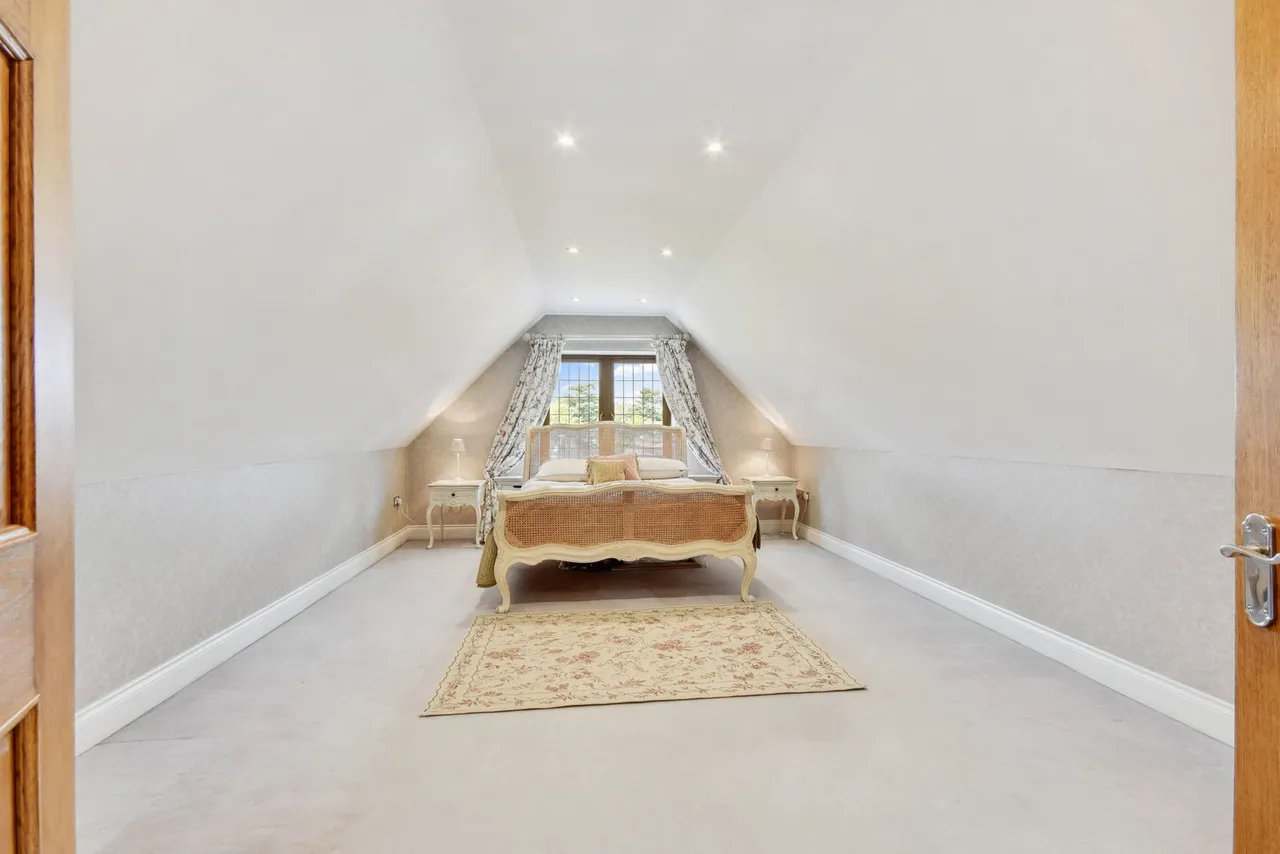Challacombe Close, Hutton Mount, CM13, photo 35