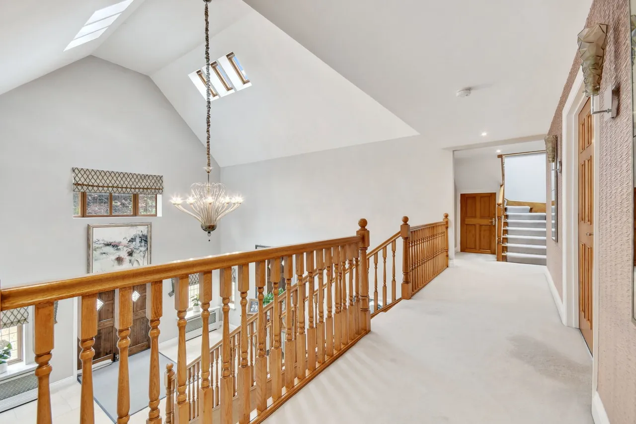 Challacombe Close, Hutton Mount, CM13, photo 23