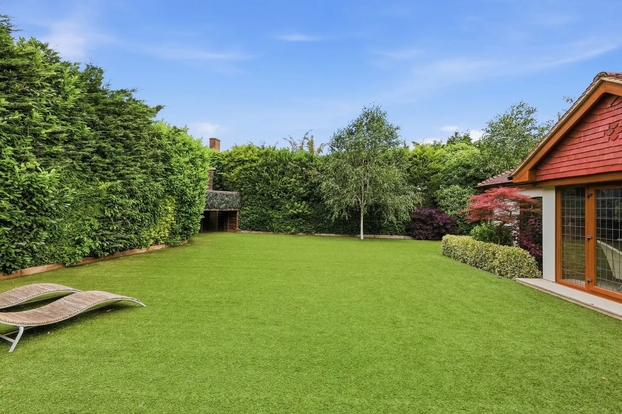 Challacombe Close, Hutton Mount, CM13, photo 43