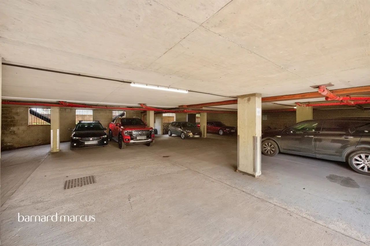 Horsham Road, Dorking, RH4, photo 9