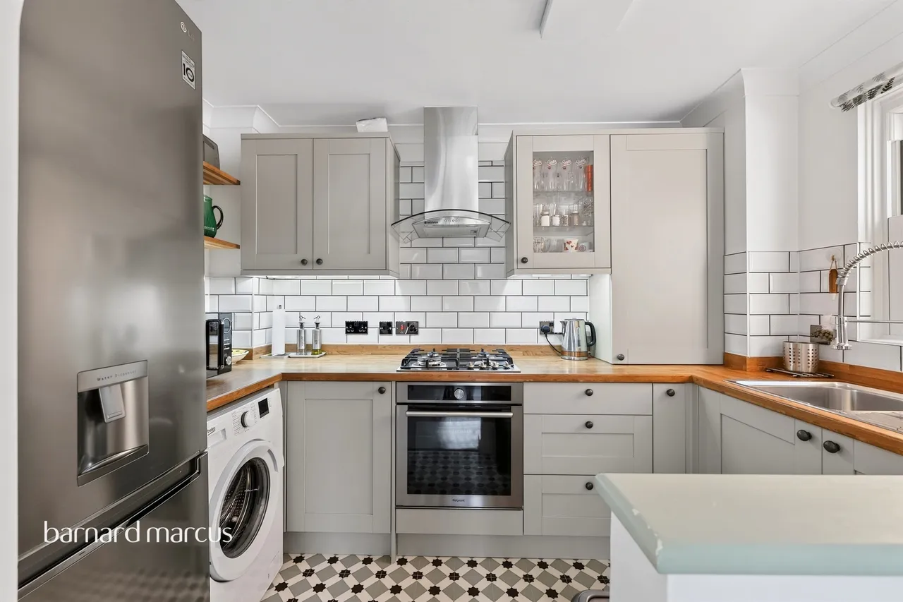 Horsham Road, Dorking, RH4, photo 2