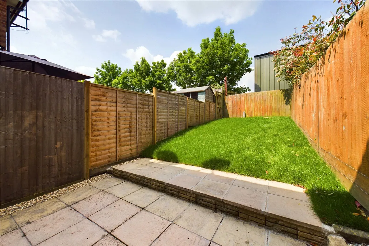 Odette Gardens, Tadley, RG26, photo 9