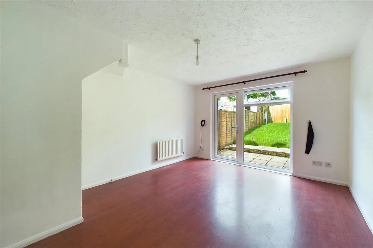 Odette Gardens, Tadley, RG26, photo 2