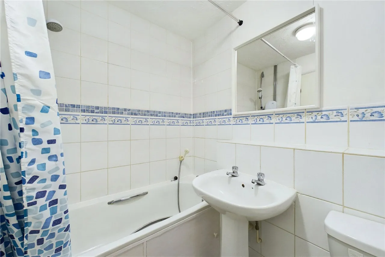 Odette Gardens, Tadley, RG26, photo 7