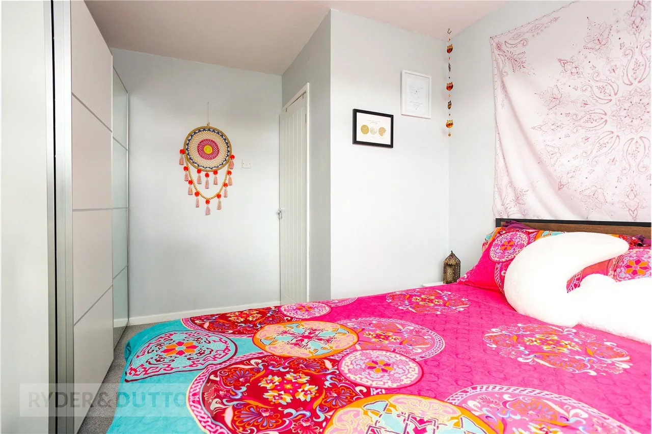 Kinder Close, Glossop, SK13, photo 13