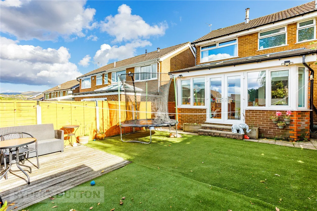 Kinder Close, Glossop, SK13, photo 23