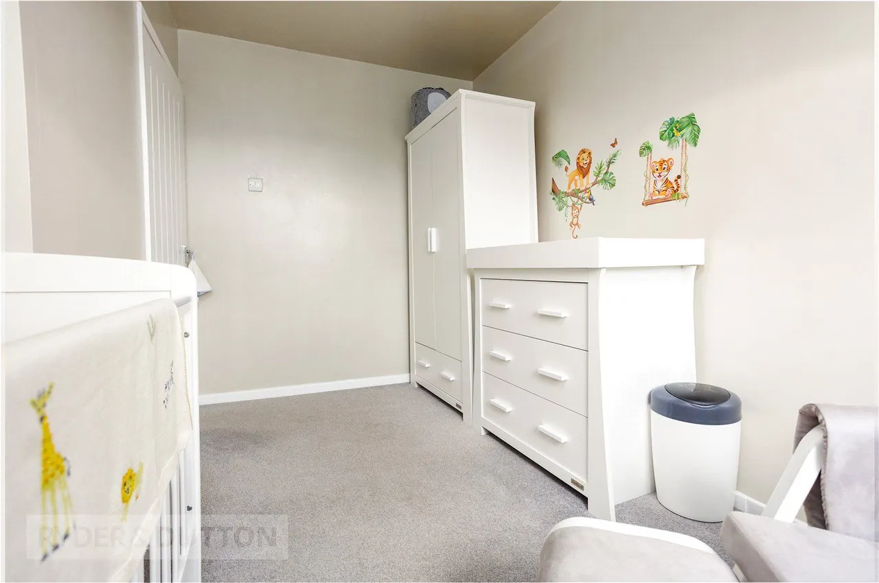 Kinder Close, Glossop, SK13, photo 19
