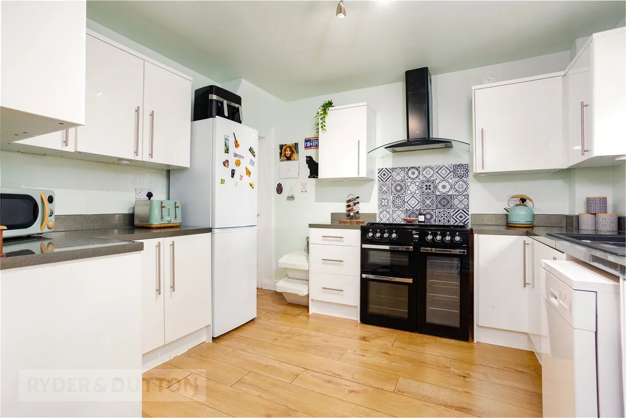 Kinder Close, Glossop, SK13, photo 8