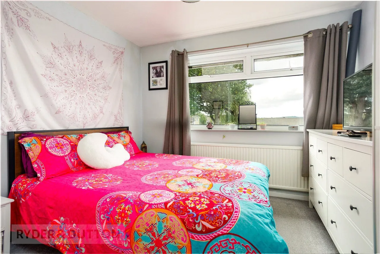 Kinder Close, Glossop, SK13, photo 12