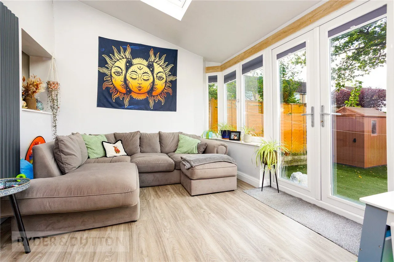Kinder Close, Glossop, SK13, photo 10