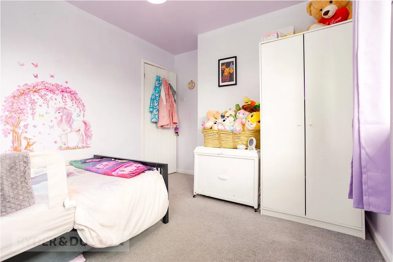 Kinder Close, Glossop, SK13, photo 17