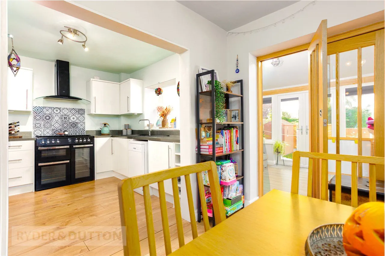 Kinder Close, Glossop, SK13, photo 7