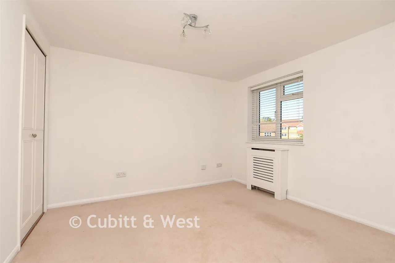 Limes Avenue, Horley, RH6, photo 15