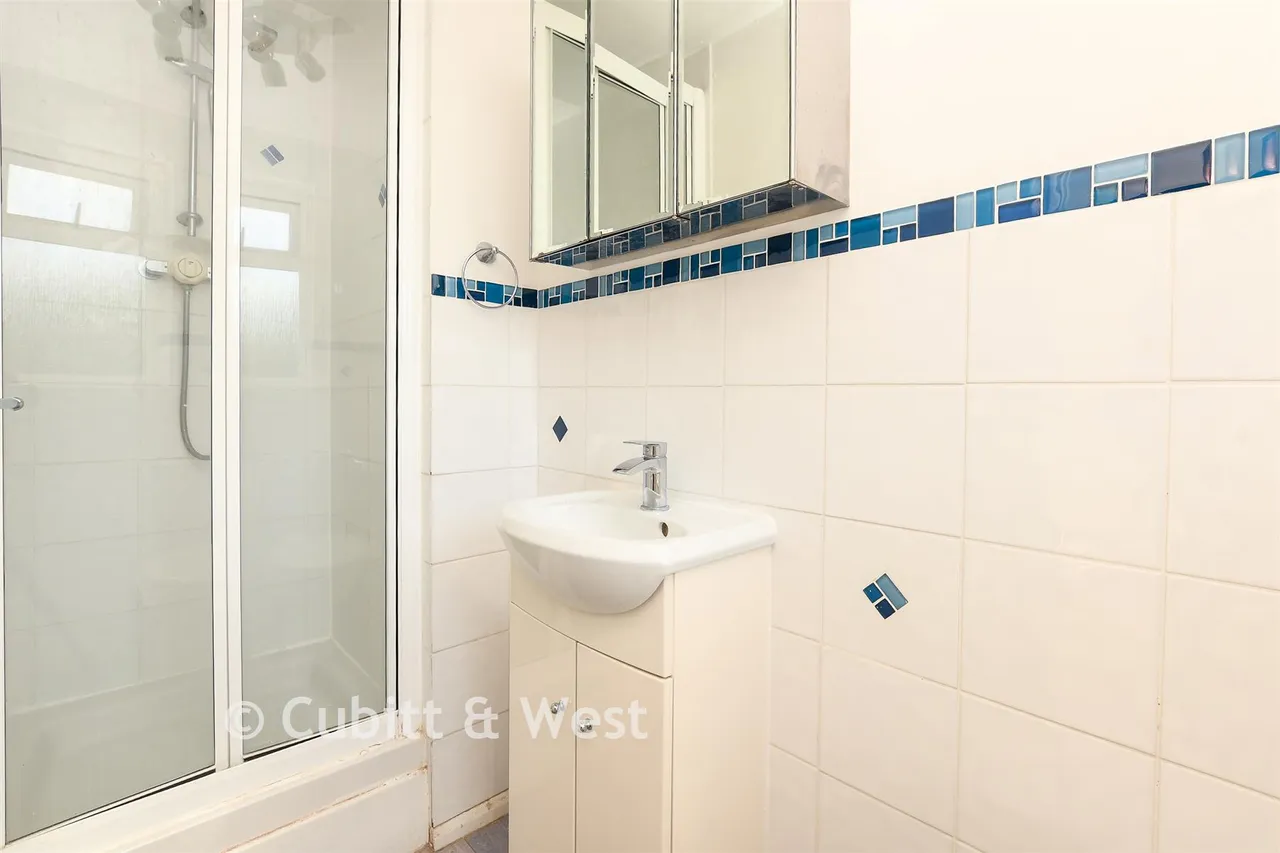 Limes Avenue, Horley, RH6, photo 14