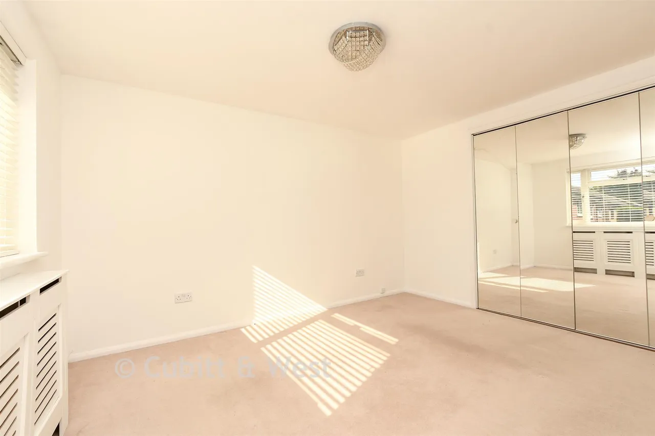 Limes Avenue, Horley, RH6, photo 12