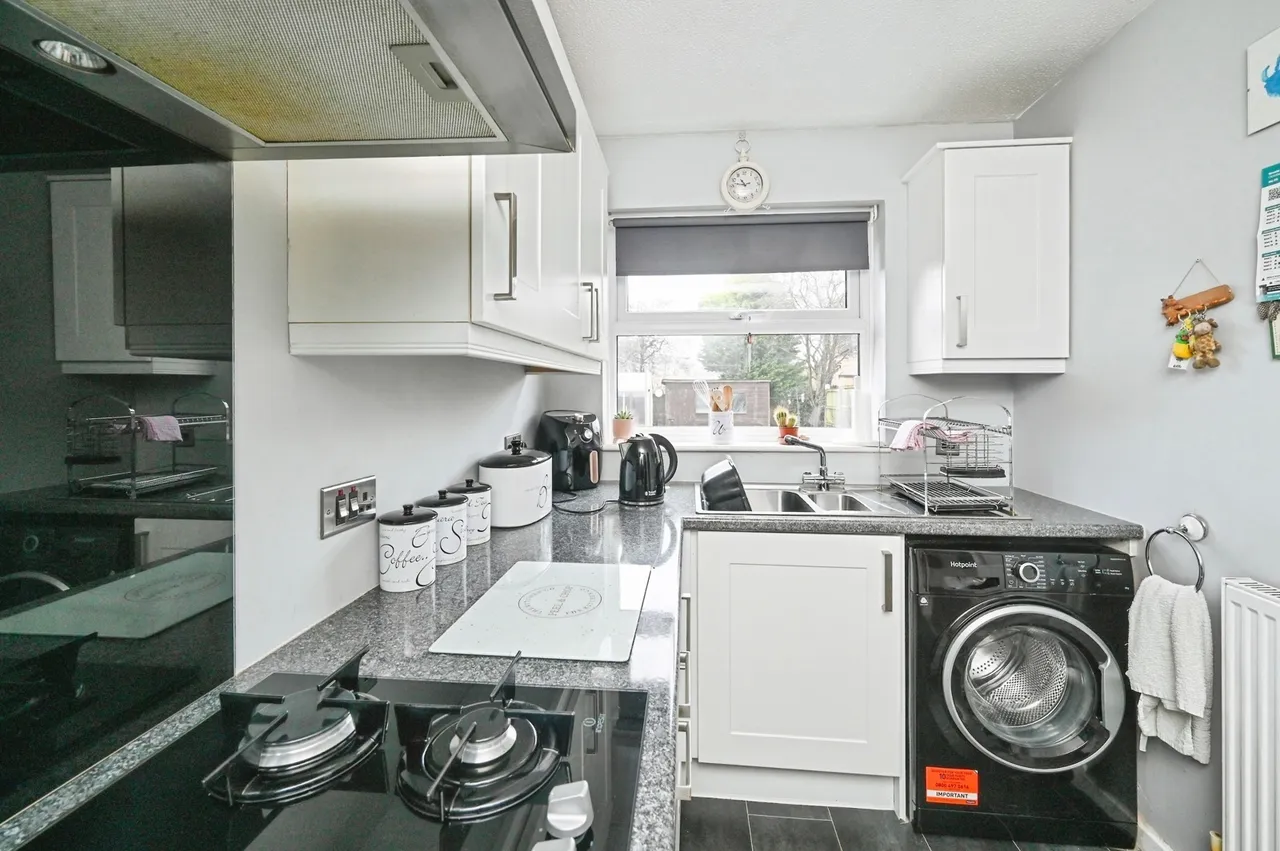 Gleneagles Drive, Kirkby-in-Ashfield, NG17, photo 2
