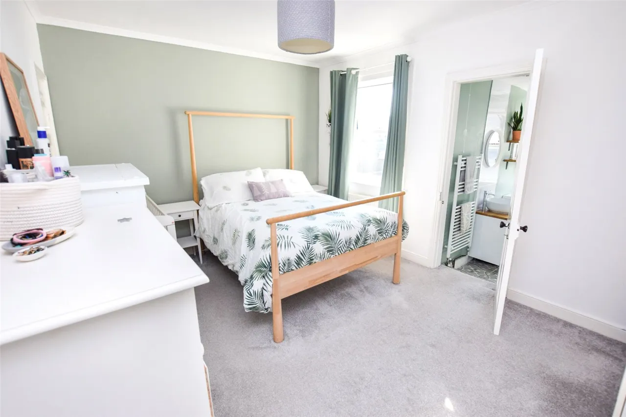 Queens Road, Farnborough, Hampshire, GU14 6JN, photo 8