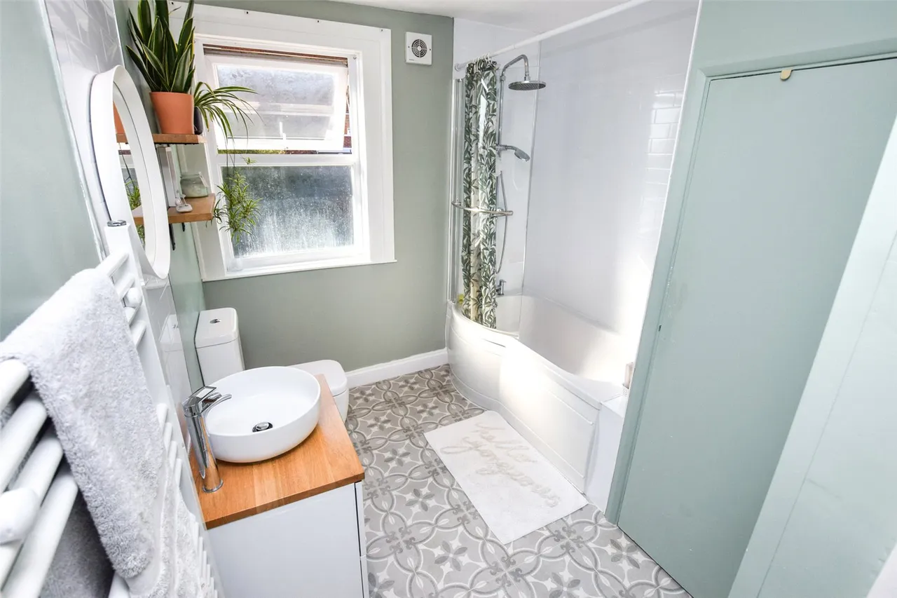 Queens Road, Farnborough, Hampshire, GU14 6JN, photo 9