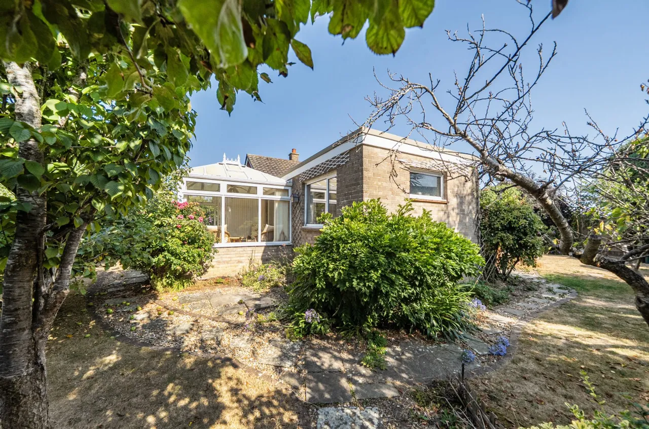Caledon Avenue, Felpham, PO22, photo 19