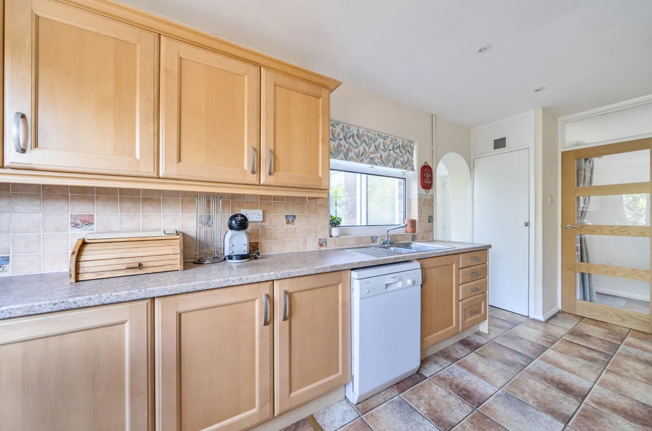 Caledon Avenue, Felpham, PO22, photo 9