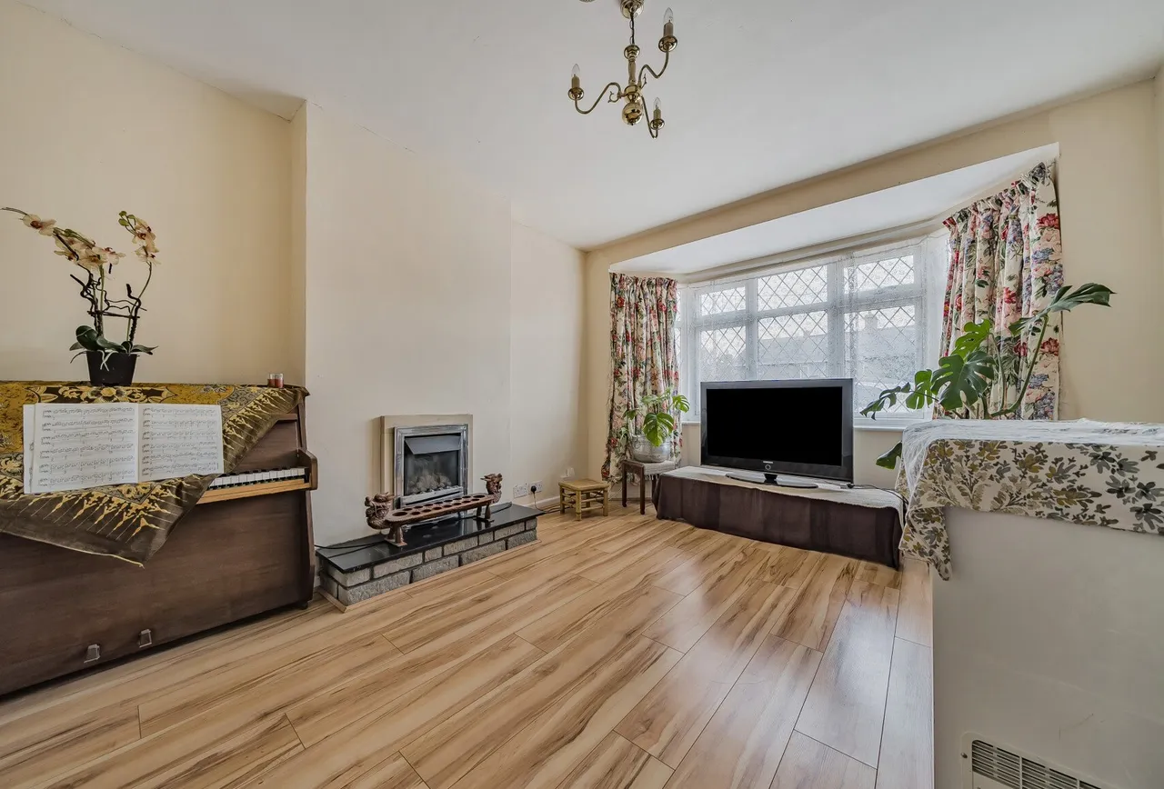 Bath Road, Longwell Green, BS30 9DB, photo 6
