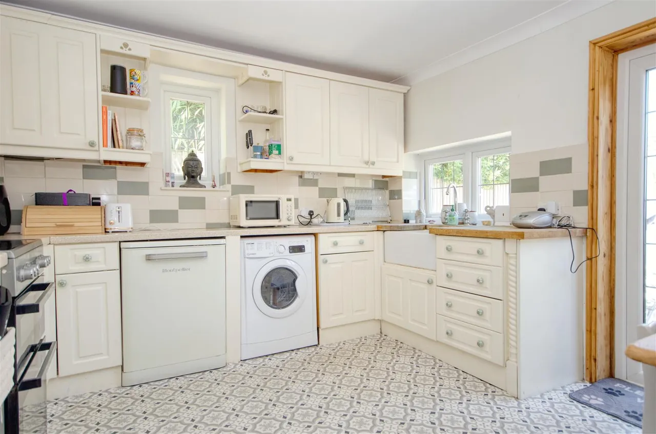 Moorgreen Road, West End, SO30, photo 5