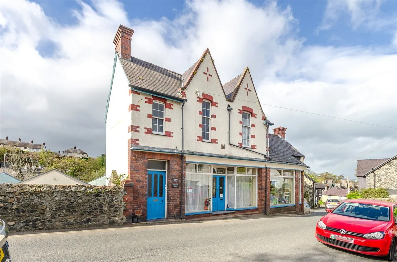 1 bed flat for sale, Bryn Road, Llanfairfechan, LL33
