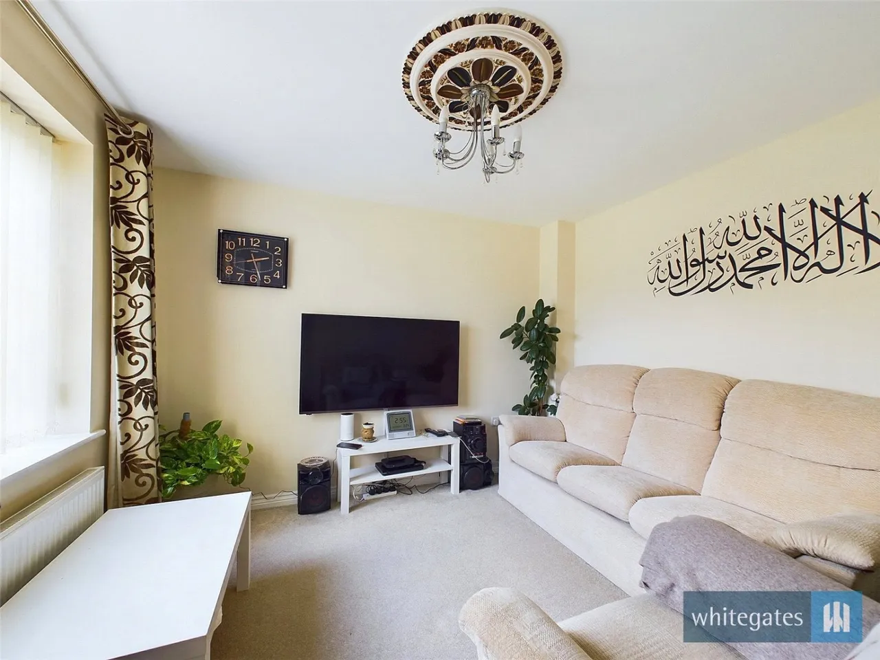 Newhall Gardens, Bradford, BD5, photo 2