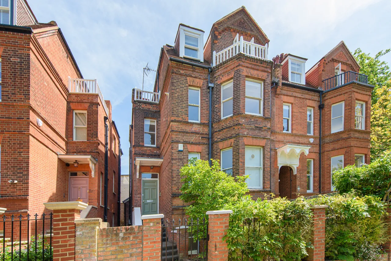 2 bed flat for sale — Flat 4, 2 Windmill Hill, London