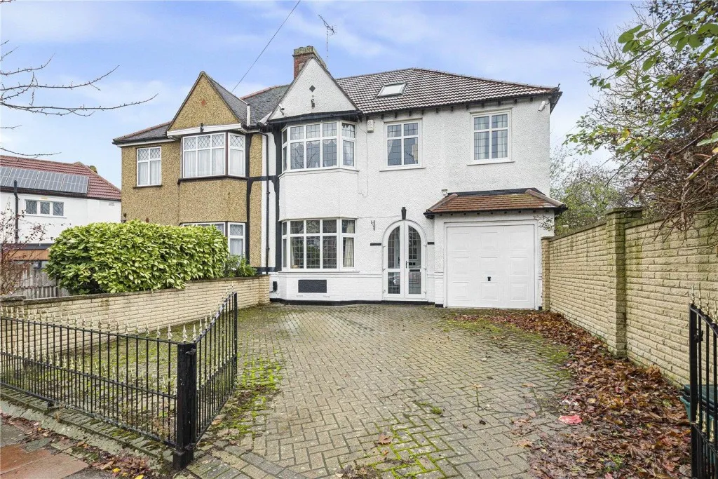 6 bed house for sale, Rose Walk, West Wickham