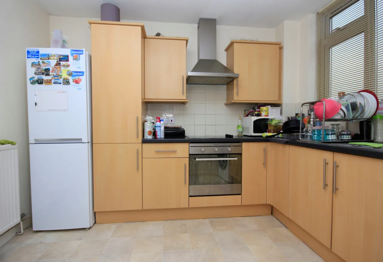 Montgomery Road, Edgware, HA8, photo 4