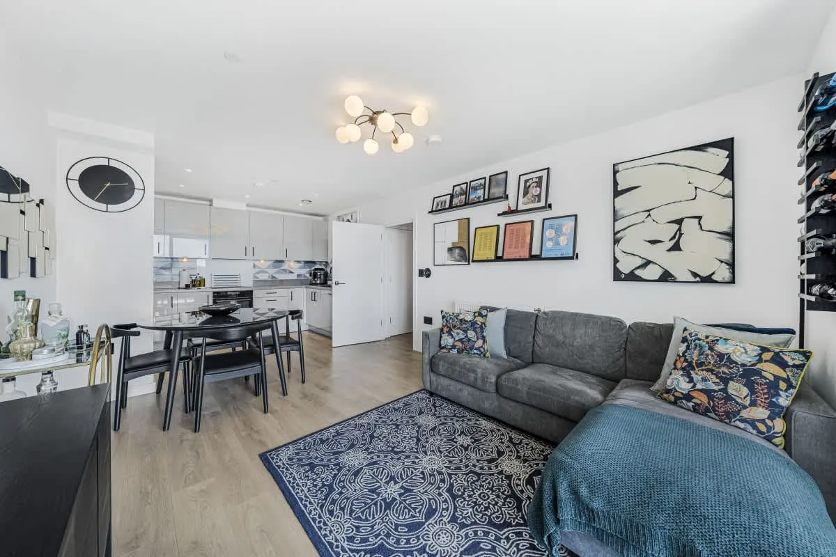 2 bed flat for sale, Wells Terrace, London, N4