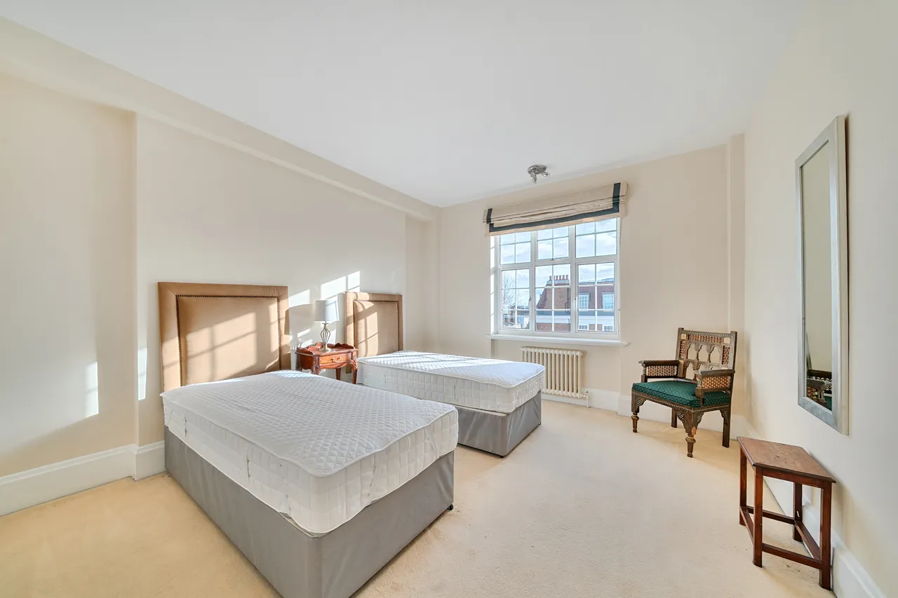 Kensington High Street, London, W14, photo 4