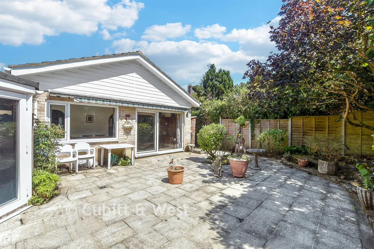 Newlands Road, Crawley, RH11, photo 16