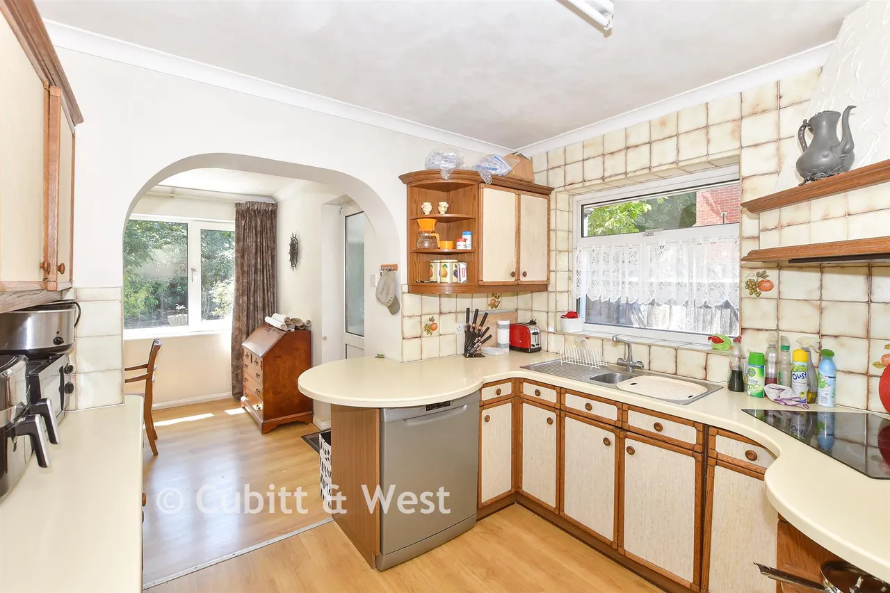 Newlands Road, Crawley, RH11, photo 7