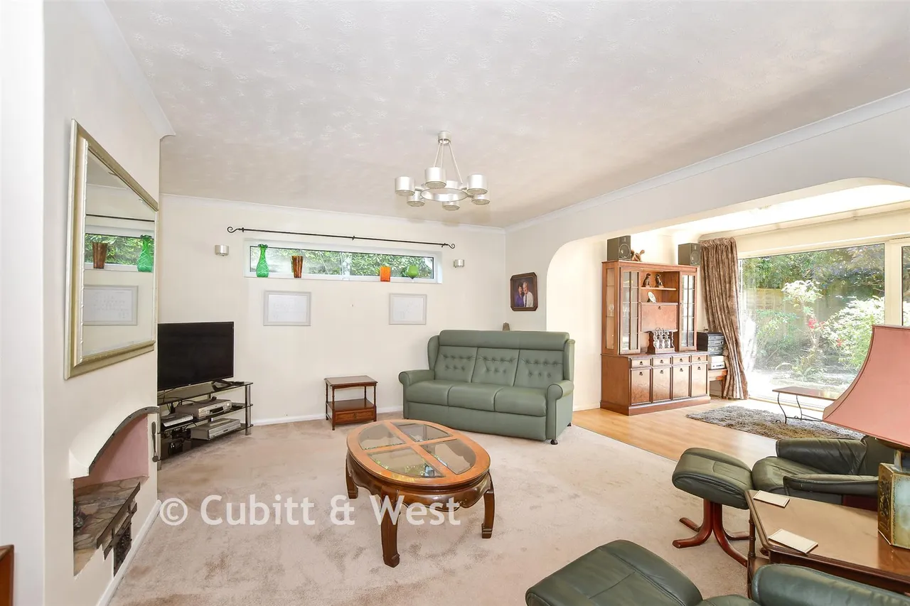 Newlands Road, Crawley, RH11, photo 4
