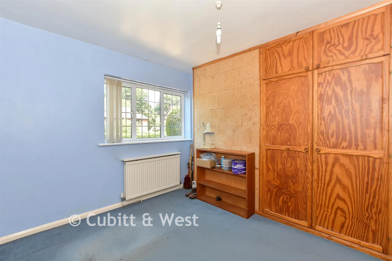 Newlands Road, Crawley, RH11, photo 11