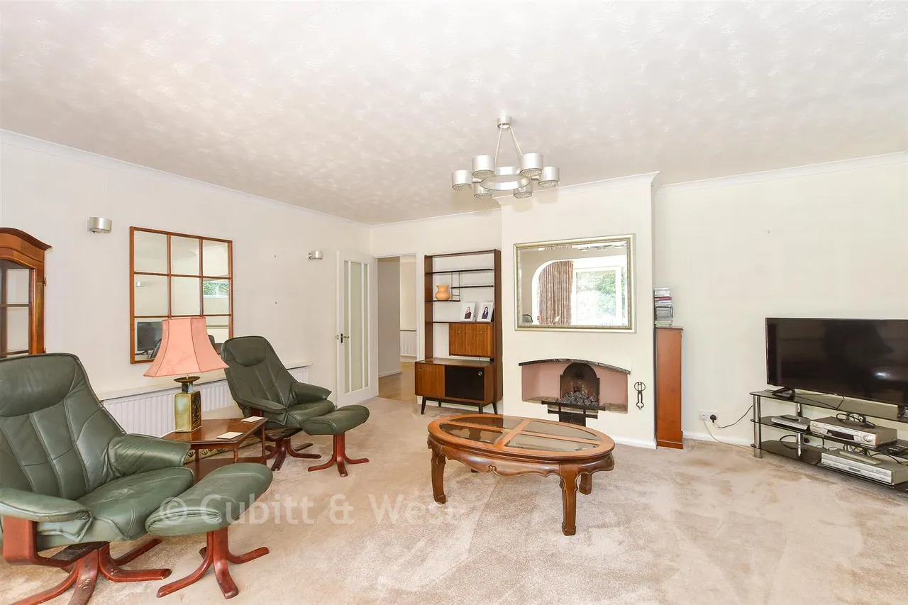 Newlands Road, Crawley, RH11, photo 3