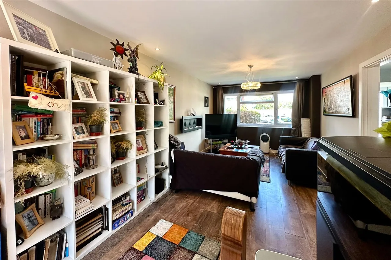 Holland Pines, Bracknell, Berkshire, RG12 8UZ, photo 3