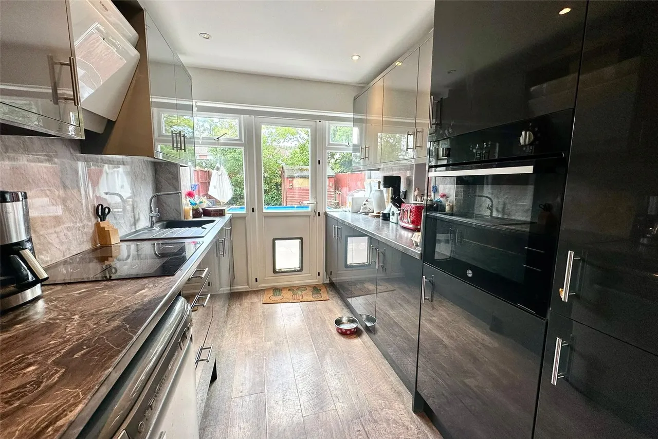 Holland Pines, Bracknell, Berkshire, RG12 8UZ, photo 2