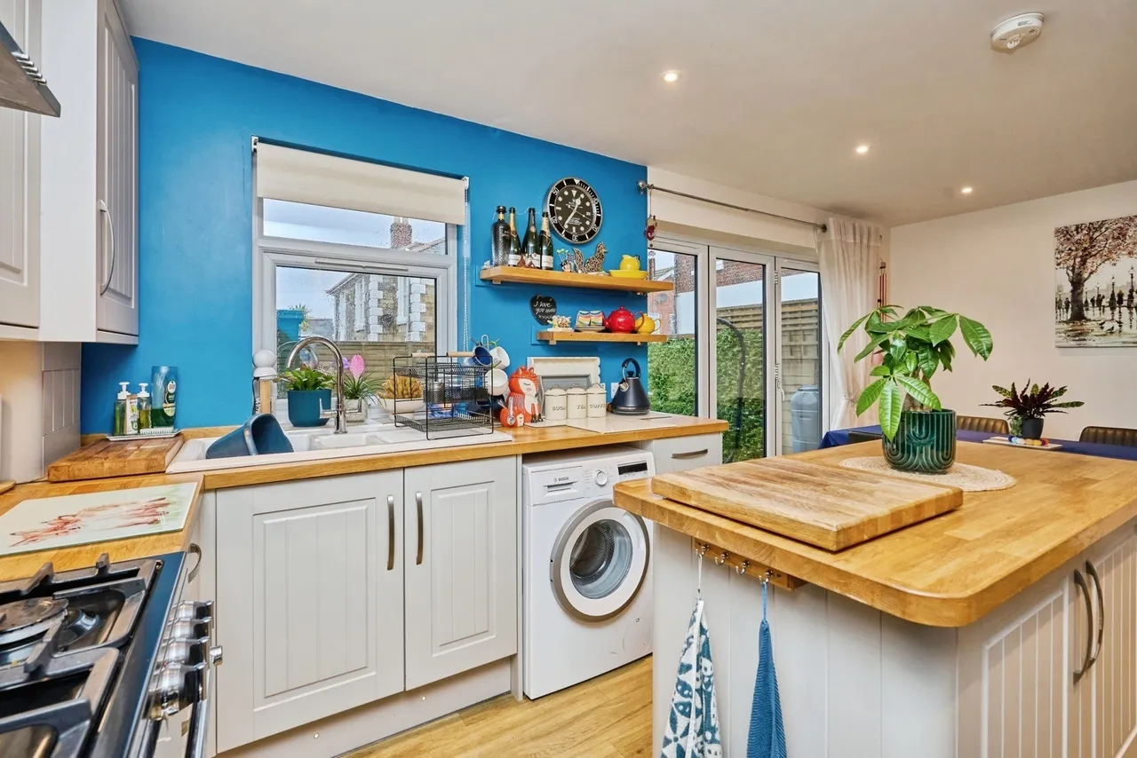 Ranelagh Road, Lake, PO36, photo 26