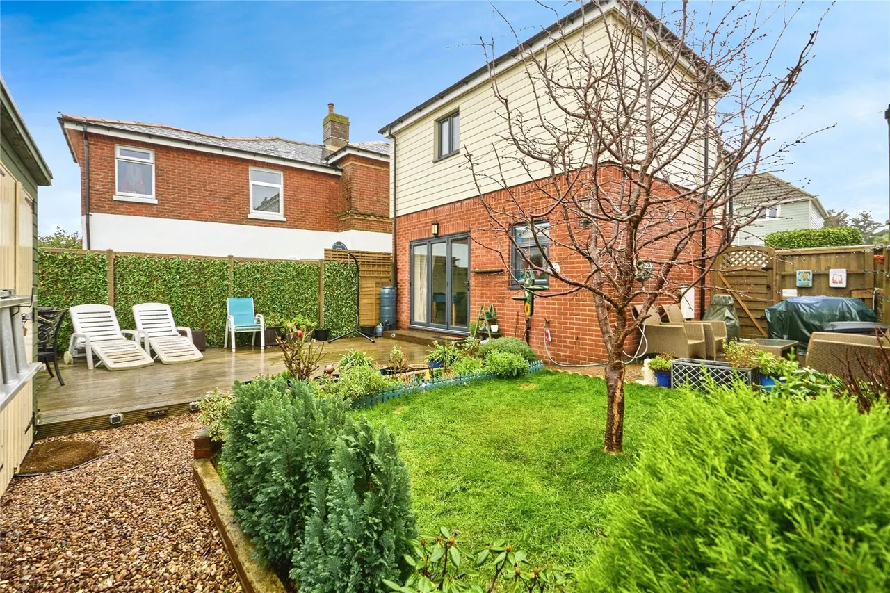 Ranelagh Road, Lake, PO36, photo 12