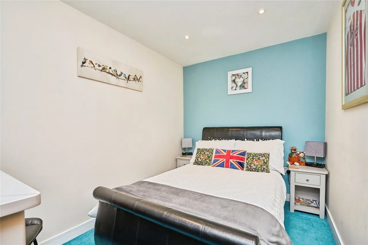 Ranelagh Road, Lake, PO36, photo 9