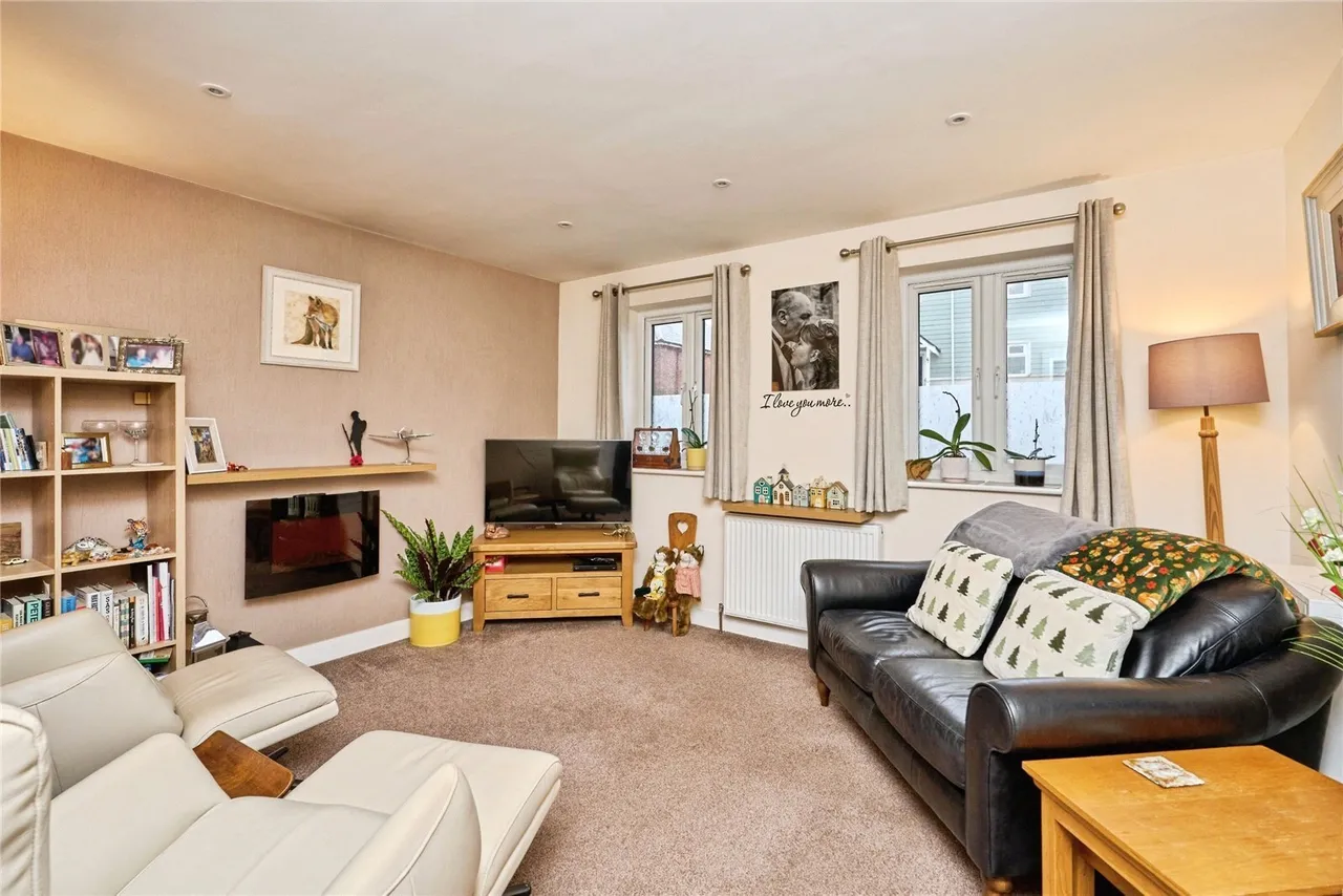 Ranelagh Road, Lake, PO36, photo 7